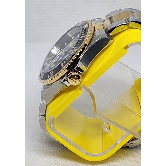 Invicta Pro Diver Men’s 40mm Stainless Steel Quartz Watch | Blue Dial, 200m - Picture 6 of 16